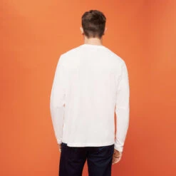 Vilebrequin Men Cotton T-Shirt Requins 3D -Outdoor Beach & Swimwear ALEC3P07 003 backworn 3920x3920 1