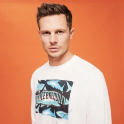 Vilebrequin Men Cotton T-Shirt Requins 3D -Outdoor Beach & Swimwear ALEC3P07 003 supp2 3920x3920 1