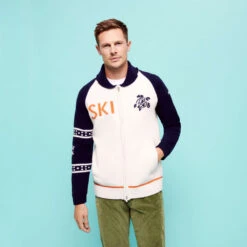 Vilebrequin Men Ski Turtle Wool Cardigan -Outdoor Beach & Swimwear CLBC3S51 003 frontworn 3920x3920 1