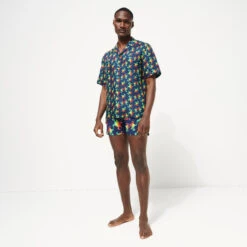 Men Bowling Shirt Linen Tortues Rainbow Multicolor - Vilebrequin X Kenny Scharf -Outdoor Beach & Swimwear ELYH2U54 390 backworn 3920x3920 1