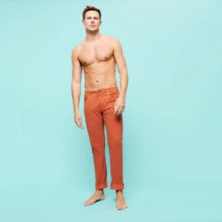 Vilebrequin Men 5-Pockets Printed Pants Micro Dot -Outdoor Beach & Swimwear G18C3V70 173 frontworn 3920x3920 1