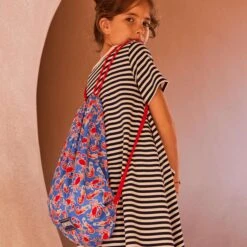 Vilebrequin Kids Bag Crabs & Shrimps 8 Vilebrequin Kids Bag Crabs & Shrimps -Outdoor Beach & Swimwear GUNU3J53 367 frontworn 3920x3920 1