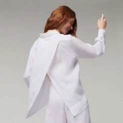 Women Solid Linen Shirt- Vilebrequin X Angelo Tarlazzi 10 Women Solid Linen Shirt- Vilebrequin X Angelo Tarlazzi -Outdoor Beach & Swimwear LRAH3U00 010 backworn 3920x3920 1