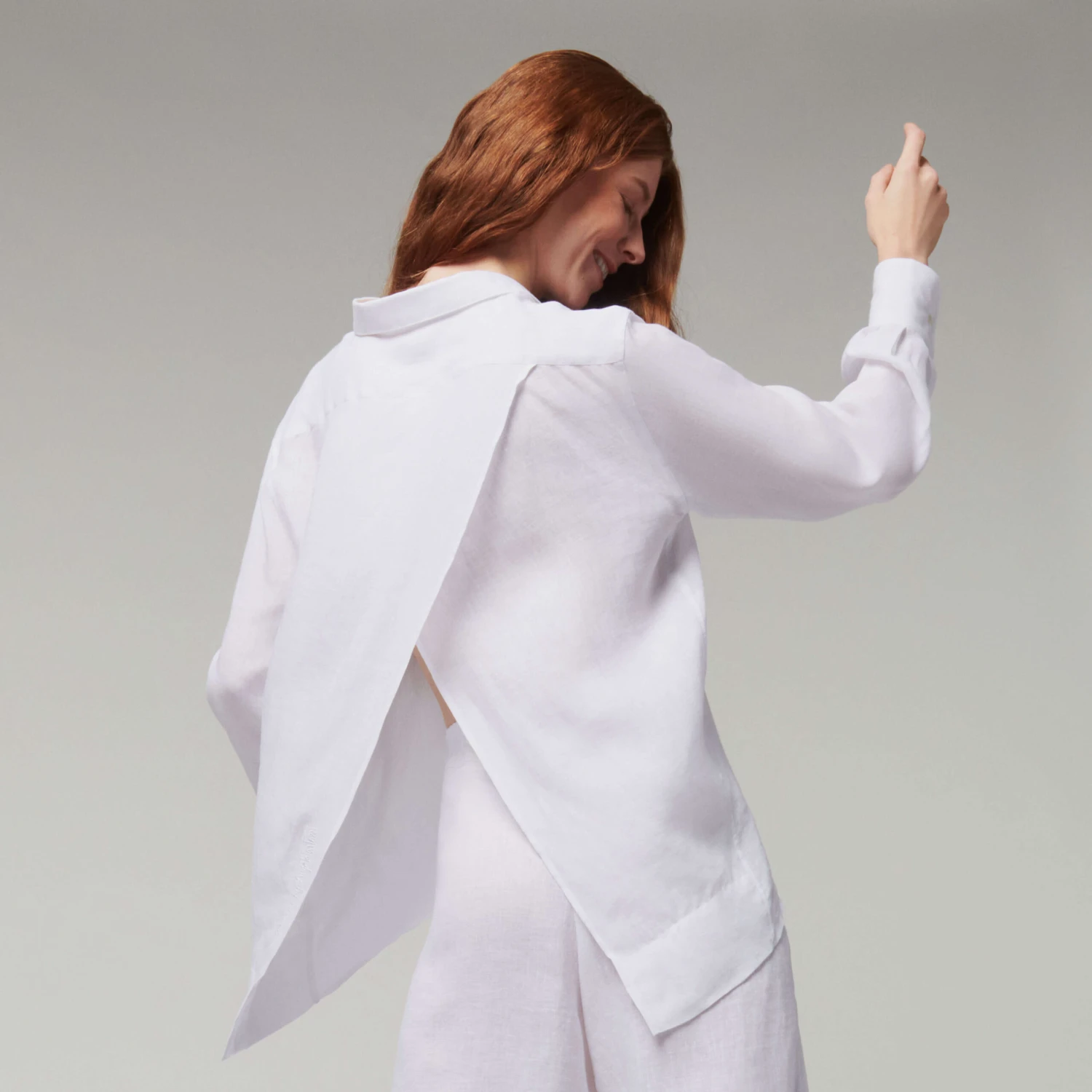 Women Solid Linen Shirt- Vilebrequin X Angelo Tarlazzi 6 Women Solid Linen Shirt- Vilebrequin X Angelo Tarlazzi - Image 4