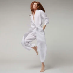 Women White Linen Pants- Vilebrequin X Angelo Tarlazzi 12 Women White Linen Pants- Vilebrequin X Angelo Tarlazzi -Outdoor Beach & Swimwear LSSH3U00 010 frontworn 3920x3920 1