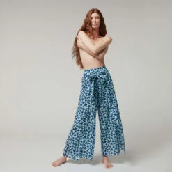 Women Organic Cotton Voile Pants Turtles Leopard- Vilebrequin X Angelo Tarlazzi -Outdoor Beach & Swimwear LSSU3V05 373 frontworn 3920x3920 1