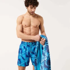 Vilebrequin Men Swim Trunks Ultra-light And Packable Nautilius Tie & Dye -Outdoor Beach & Swimwear MAHH2J29 301 supp7 3920x3920 1
