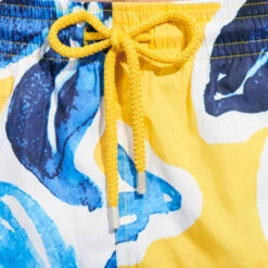 Vilebrequin Men Swim Trunks Ultra-light And Packable Raiatea -Outdoor Beach & Swimwear MAHH3J07 110 supp2 3920x3920 1