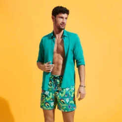 Vilebrequin Men Swim Trunks Ultra-light And Packable Naive Fish -Outdoor Beach & Swimwear MAHU3J52 467 supp1 3920x3920 1