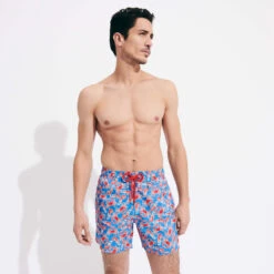Vilebrequin Men Swim Shorts Ultra-light And Packable Crabs & Shrimps -Outdoor Beach & Swimwear MAHU3J53 367 frontworn 3920x3920 1
