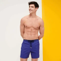 Vilebrequin Men Swim Trunks Solid Bicolore 11 Vilebrequin Men Swim Trunks Solid Bicolore -Outdoor Beach & Swimwear MKIC1I01 354 frontworn 3920x3920 1