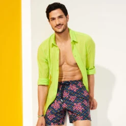 Vilebrequin Men Swim Trunks Micro Macro Ronde Des Tortues -Outdoor Beach & Swimwear MOOC2B01 390 supp5 3920x3920 1