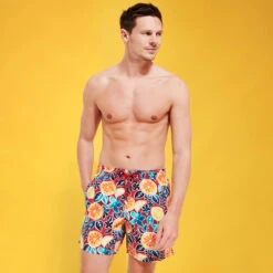 Vilebrequin Men Swim Trunks Presse Citron -Outdoor Beach & Swimwear MOOC3B94 256 frontworn 3920x3920 1