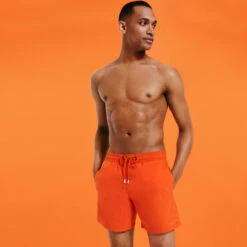 Vilebrequin Men Swim Trunks Water-reactive Requins 3D -Outdoor Beach & Swimwear MOOC3D07 173 frontworn 3920x3920 1