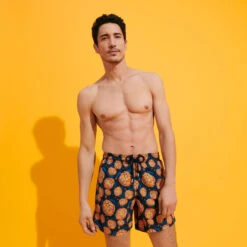 Vilebrequin Men Swim Trunks Carapaces -Outdoor Beach & Swimwear MOOH3B38 390 frontworn 3920x3920 1