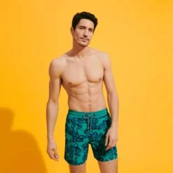 Vilebrequin Men Swim Trunks Poulpes Flocked -Outdoor Beach & Swimwear MOOU3D31 467 frontworn 3920x3920 1