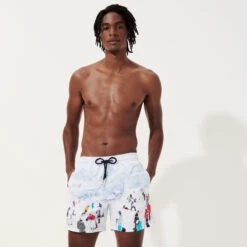 Vilebrequin Men Swim Trunks Massimo Vitali -Outdoor Beach & Swimwear MPA8062H 330 frontworn 3920x3920 1