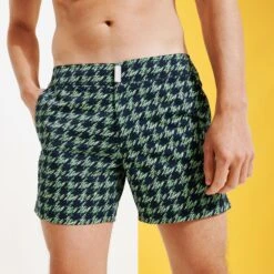 Vilebrequin Men Flat Belt Stretch Swim Trunks Fish Foot -Outdoor Beach & Swimwear MSEC3F15 390 backworn 3064x3064 1