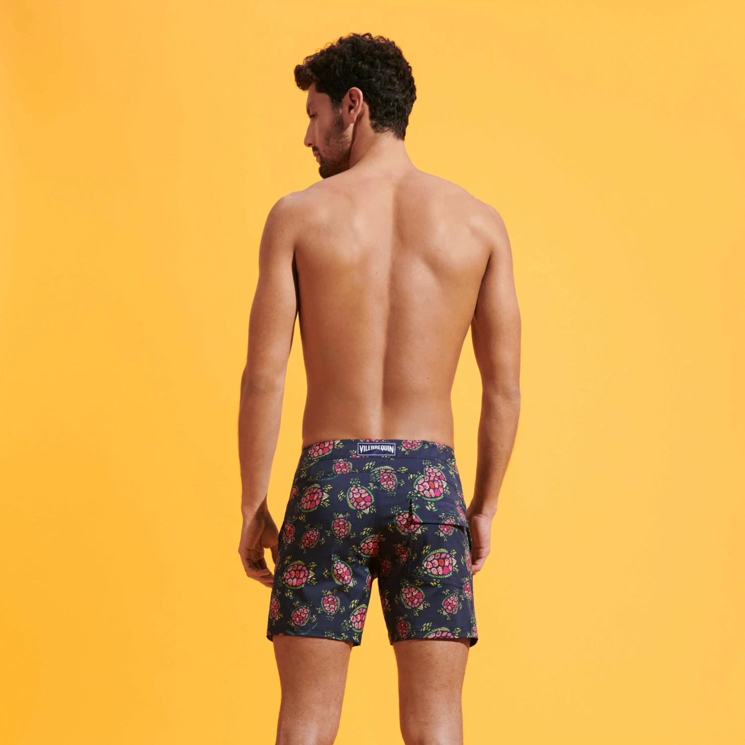 Vilebrequin Men Stretch Short Swim Trunks Flat Belt Provencal Turtles 6 Vilebrequin Men Stretch Short Swim Trunks Flat Belt Provencal Turtles - Image 4