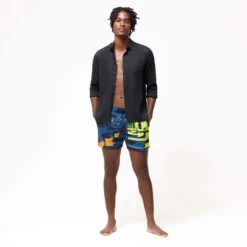 Men Stretch Swim Trunks Eternité - Vilebrequin X Deux Femmes Noires 13 Men Stretch Swim Trunks Eternité - Vilebrequin X Deux Femmes Noires -Outdoor Beach & Swimwear MSOU3F86 390 supp2 3920x3920 1