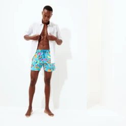 Men Swim Trunks - Vilebrequin X Derrick Adams -Outdoor Beach & Swimwear MSOZ1F92 338 supp6 3920x3920 1