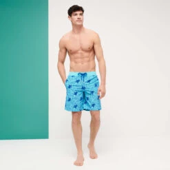 Vilebrequin Men Swim Trunks Long Turtles Splash Flocked 15 Vilebrequin Men Swim Trunks Long Turtles Splash Flocked -Outdoor Beach & Swimwear OKOC1D00 381 supp3 3920x3920 1
