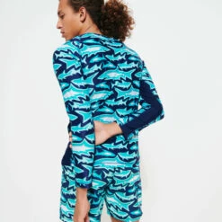 Vilebrequin Men Long Sleeves Rashguard Requins 3D -Outdoor Beach & Swimwear RLLC3R07 390 backworn 3920x3920 1