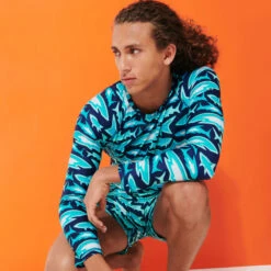 Vilebrequin Men Long Sleeves Rashguard Requins 3D -Outdoor Beach & Swimwear RLLC3R07 390 supp2 3920x3920 1