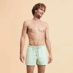 Vilebrequin Men Linen Bermuda Shorts Mineral Dye -Outdoor Beach & Swimwear RRYH3U10 452 frontworn 3920x3920 1