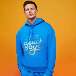 Men Hoodie Gradient Embroidered Logo - Vilebrequin X The Beach Boys 12 Men Hoodie Gradient Embroidered Logo - Vilebrequin X The Beach Boys -Outdoor Beach & Swimwear WNNZ3P10 367 frontworn 3920x3920 1